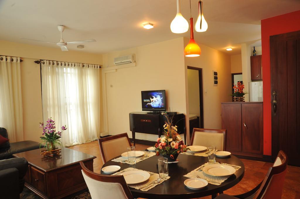 Prestige Court Residencies Hotel Dehiwala-Mount Lavinia Bagian luar foto