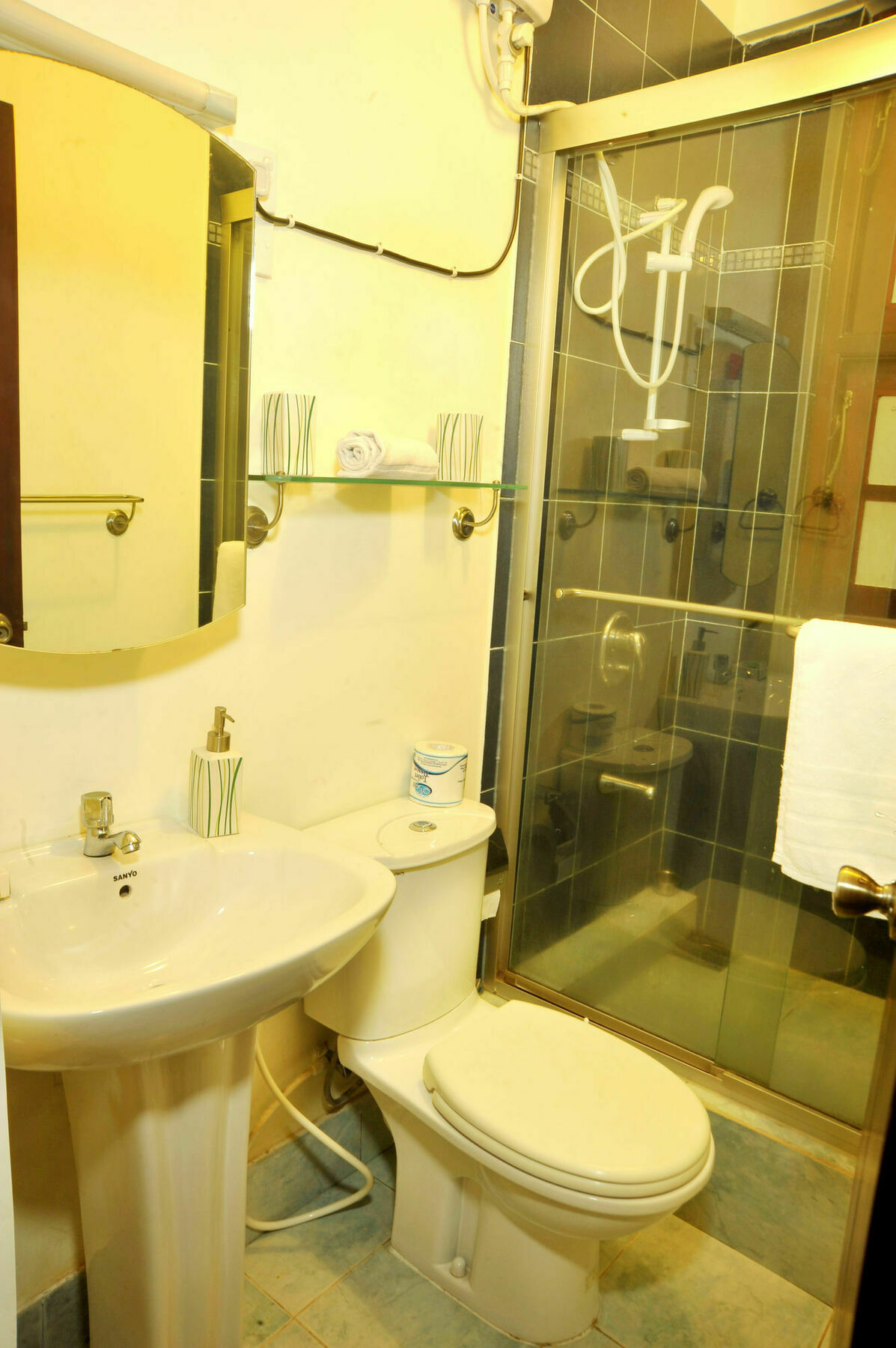 Prestige Court Residencies Hotel Dehiwala-Mount Lavinia Bagian luar foto